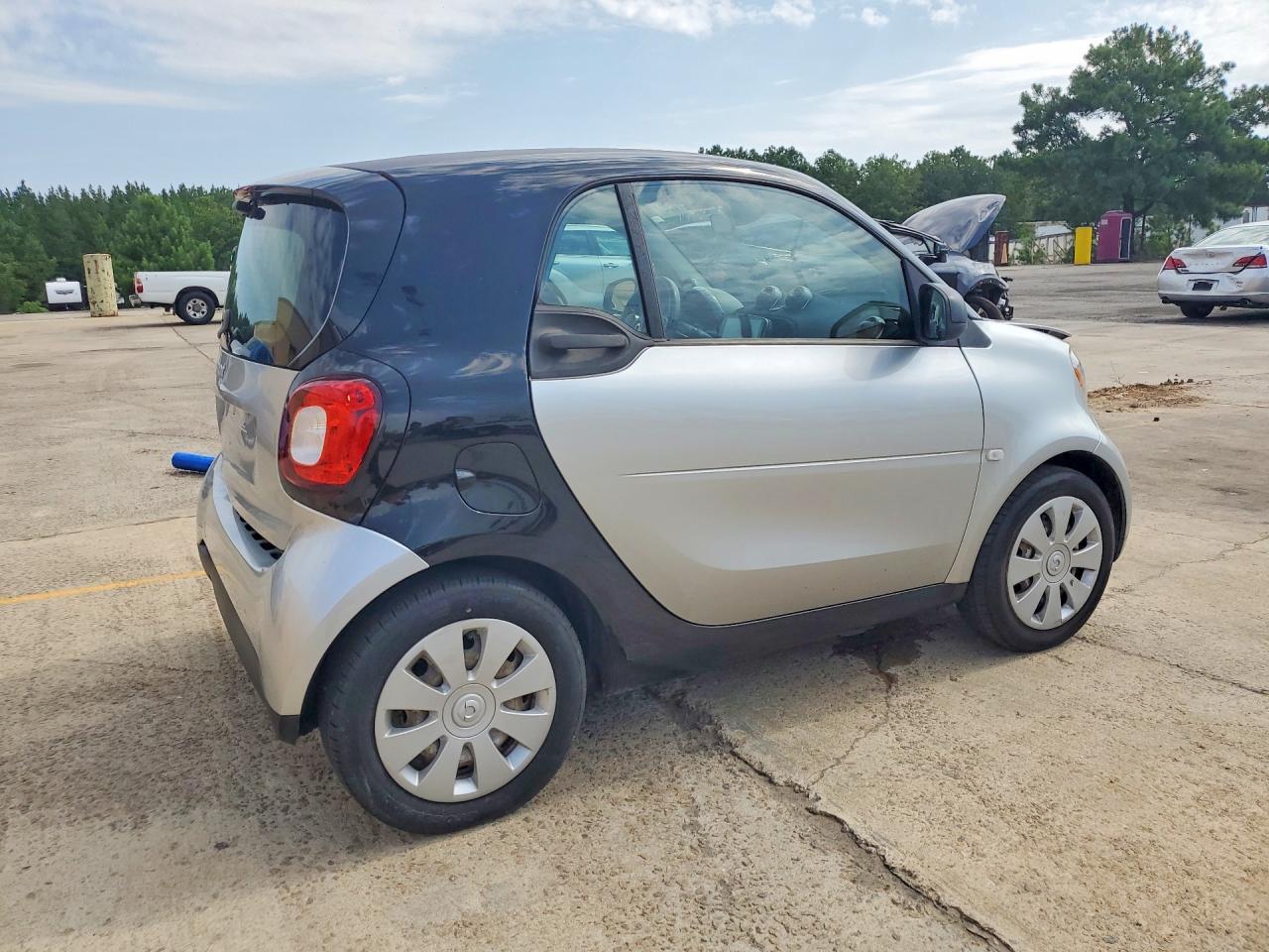 2016 Smart Fortwo - Image 3