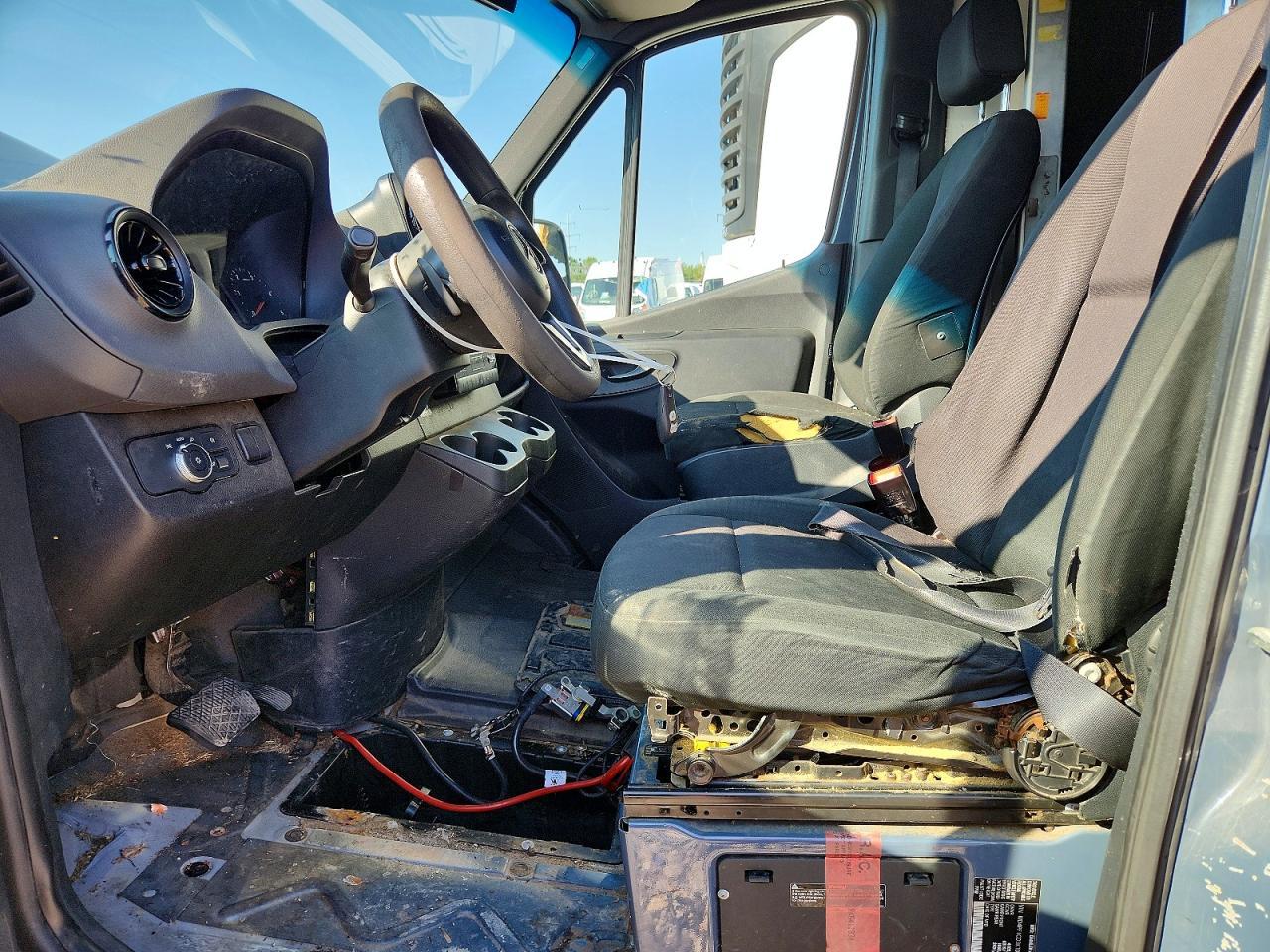 2019 Mercedes-Benz Sprinter 2500/3500 Delivery Van - Image 7