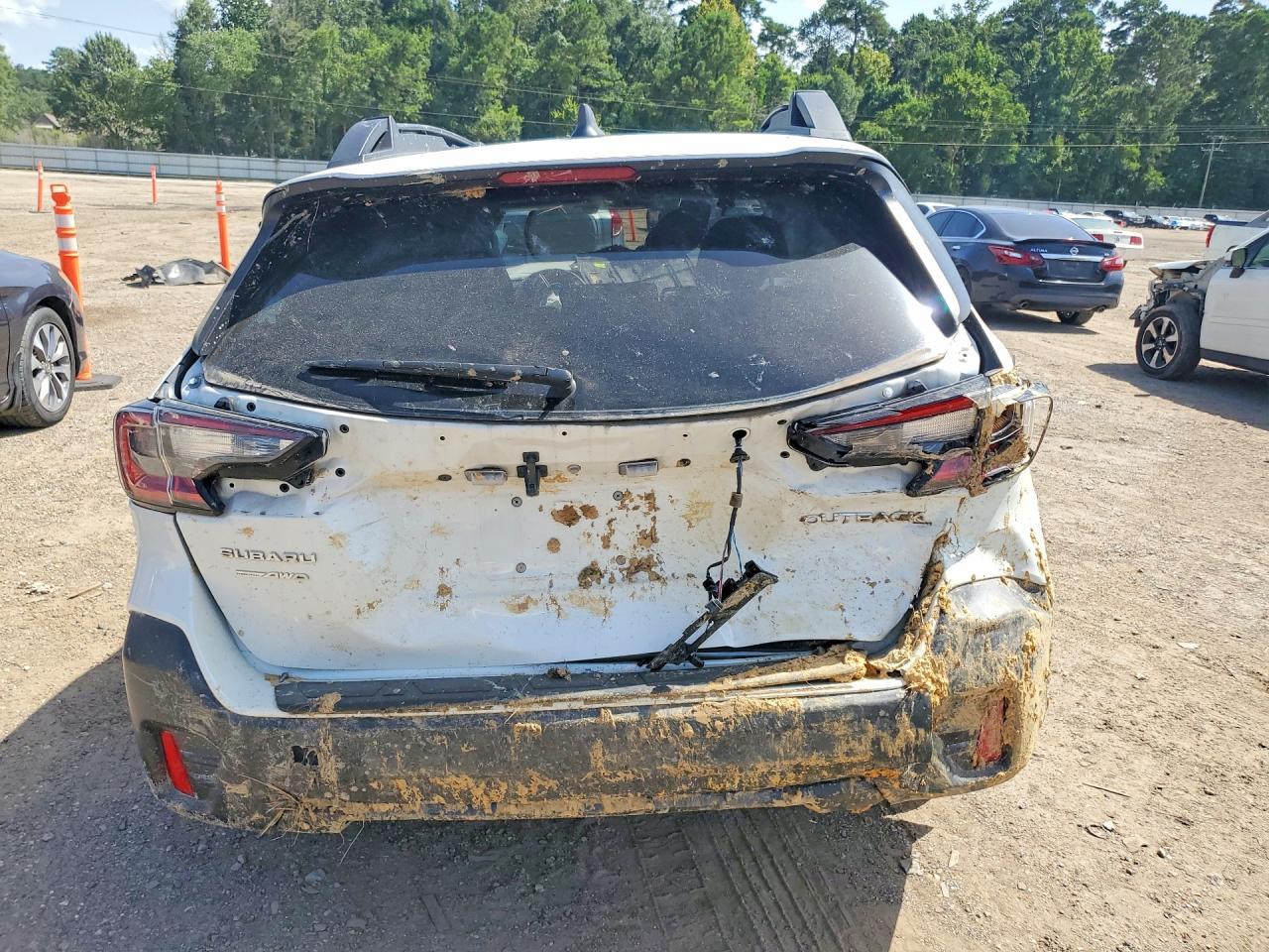 2021 Subaru Outback Premium - Image 6