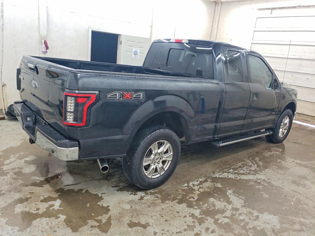 2017 Ford F150 Super Cab - Фото 3