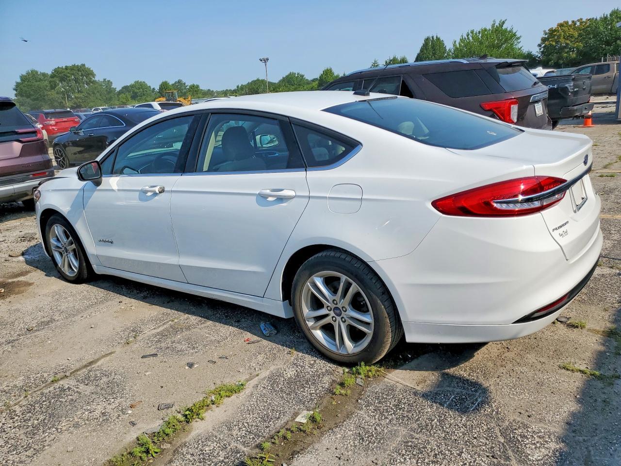 2018 Ford Fusion S Hybrid - Фото 2