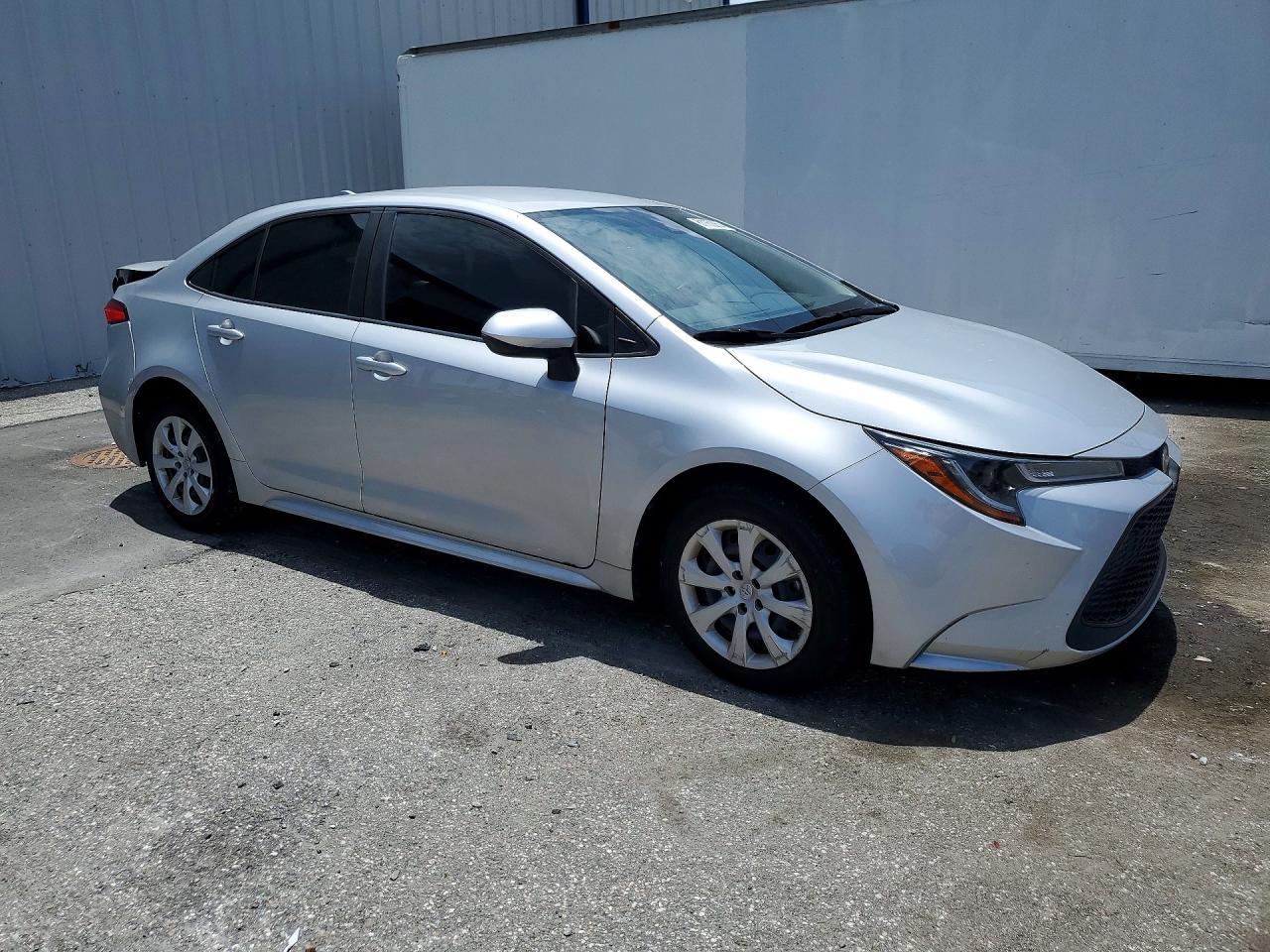 2021 Toyota Corolla Le - Image 4