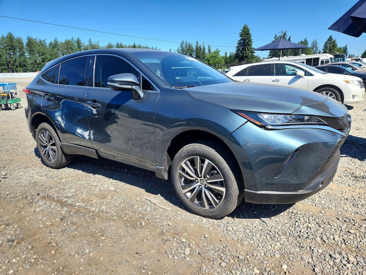 2022 Toyota Venza Le - Image 4