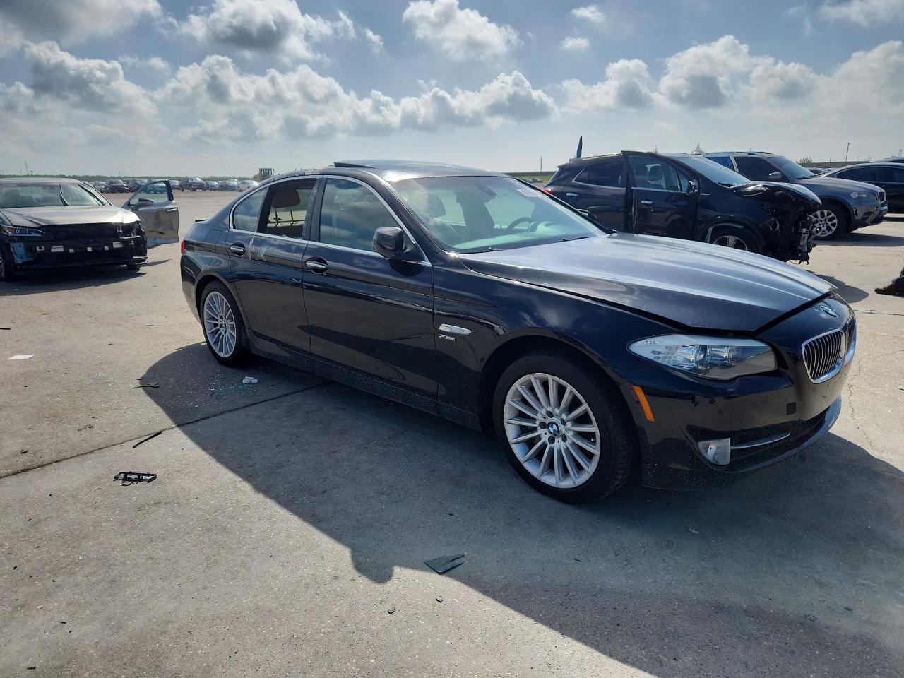 2012 BMW 535 Xi - Image 4
