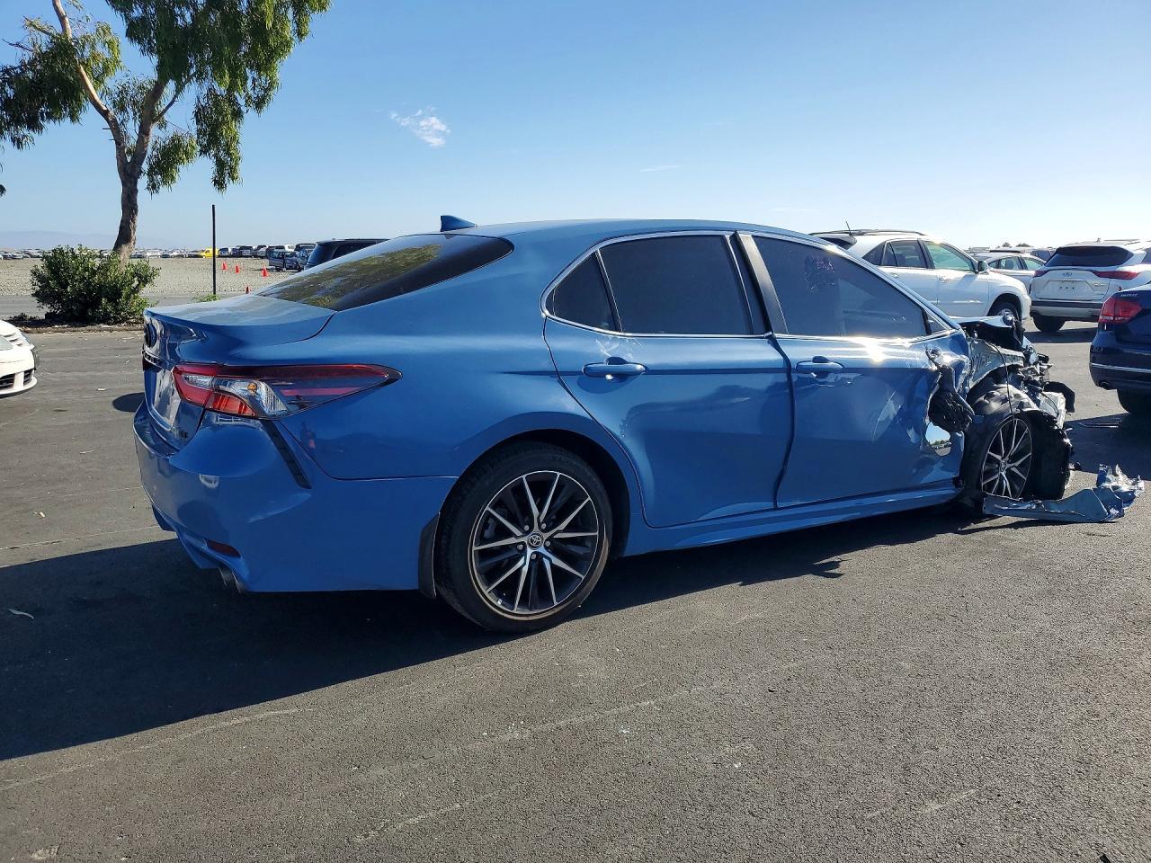 2024 Toyota Camry Se - Фото 3