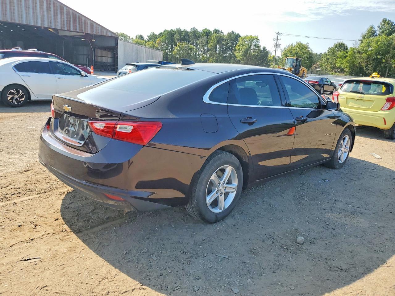 2020 Chevrolet Malibu Ls - Image 3