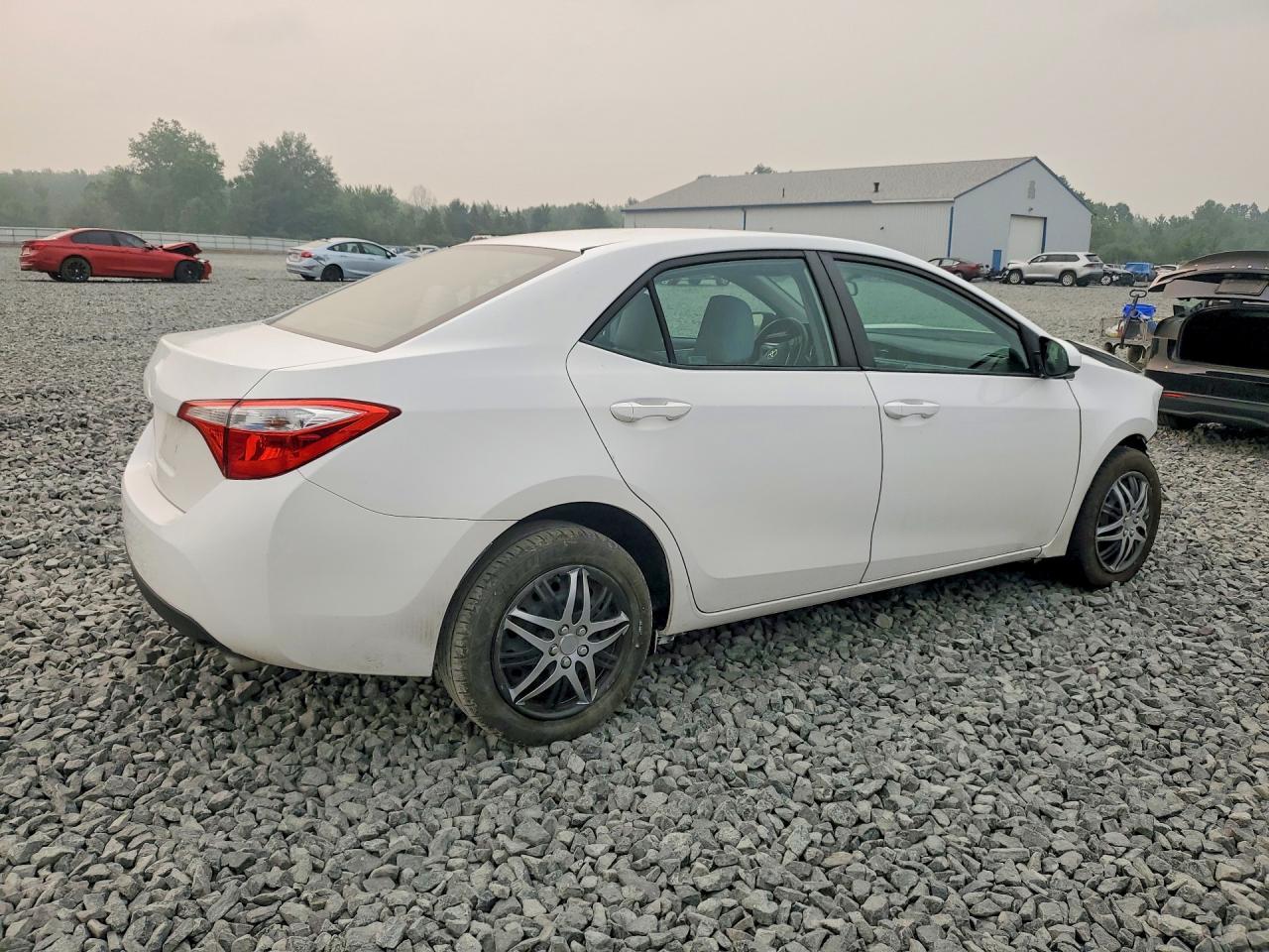 2016 Toyota Corolla Le - Image 3