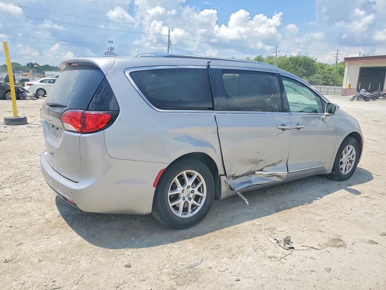 2020 Chrysler Pacifica Touring L - Image 3
