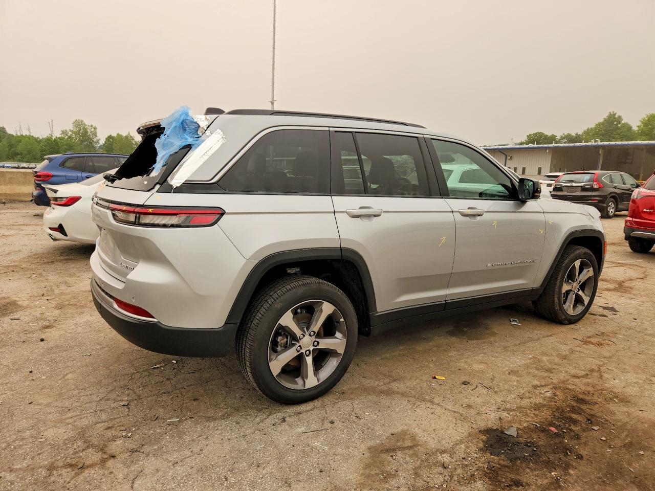 2026 Jeep Grand Cherokee Limited - Image 3