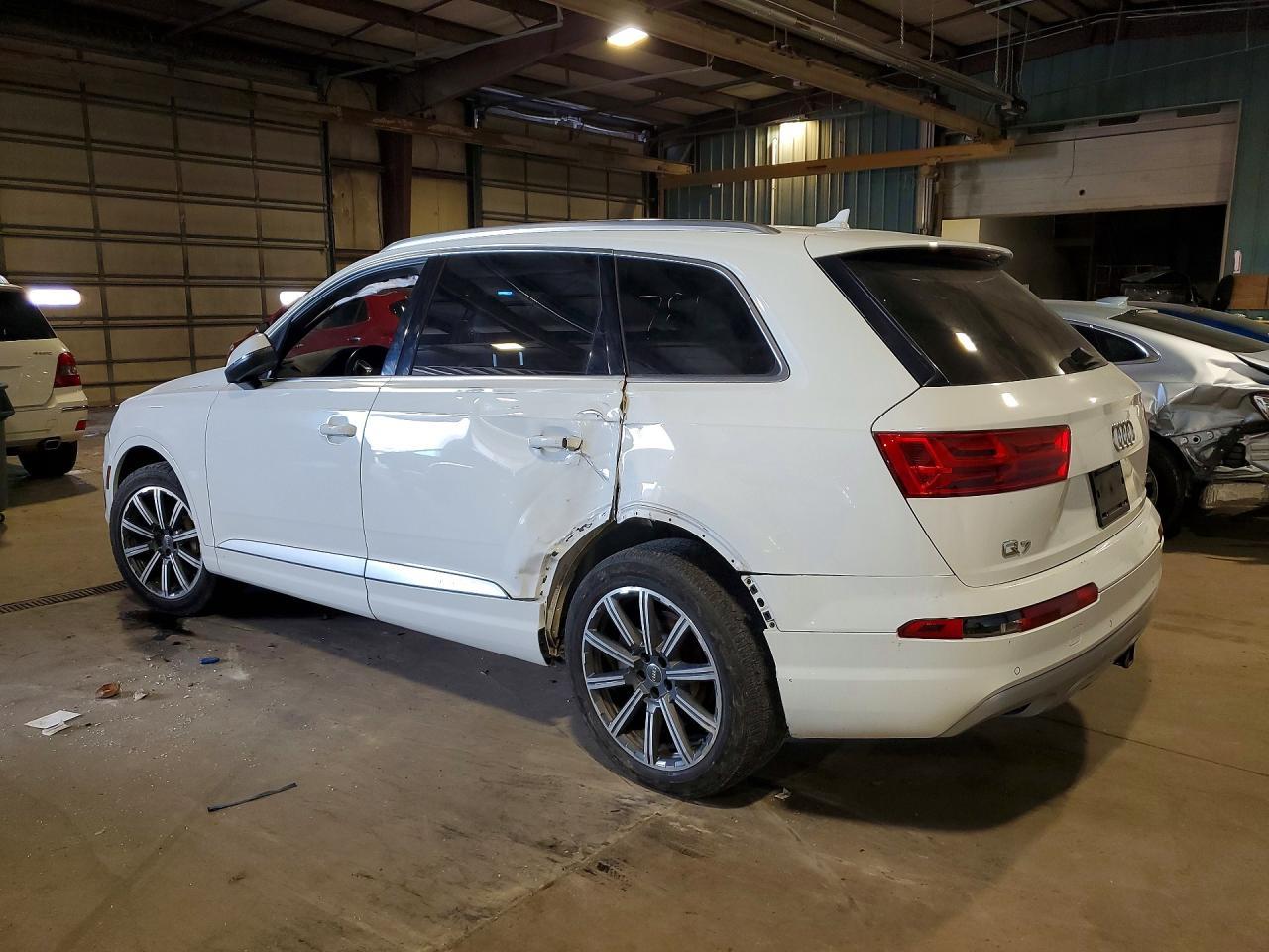 2017 Audi Q7 Premium - Image 2