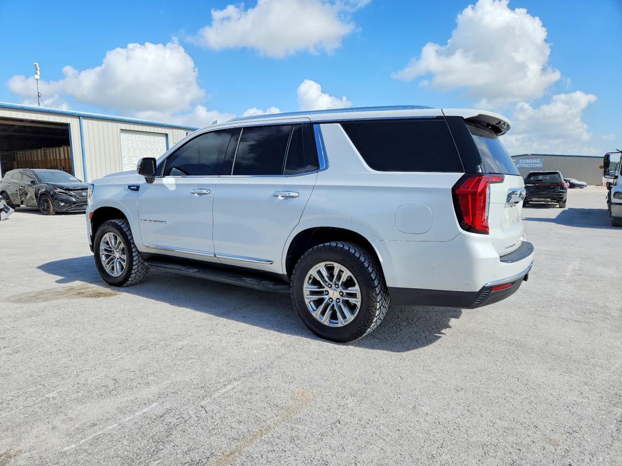 2021 GMC Yukon Slt - Фото 2