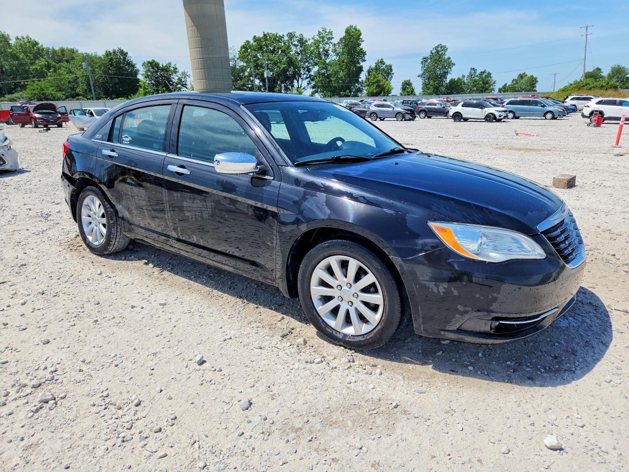 2014 Chrysler 200 Limited - Image 4