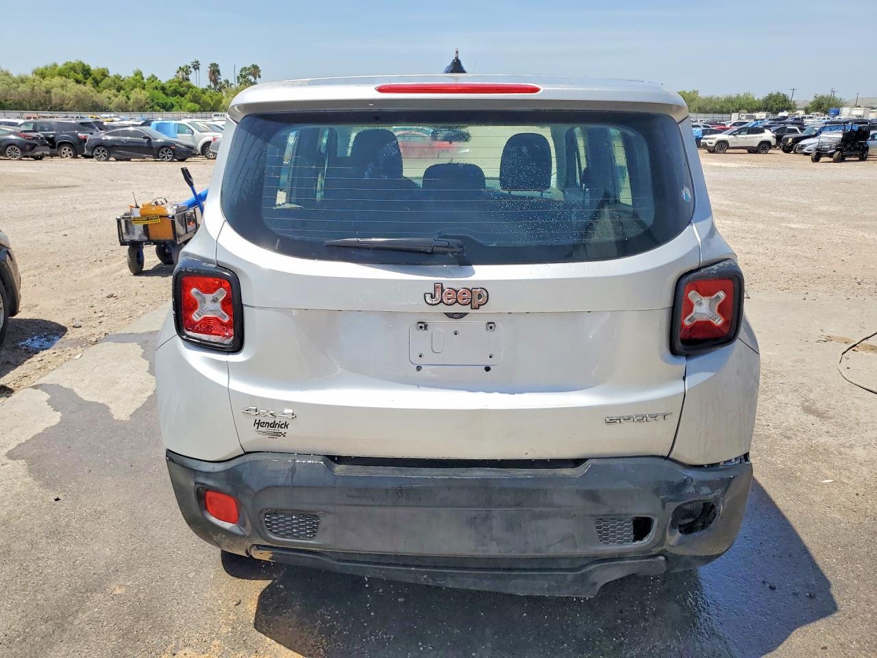2015 Jeep Renegade Sport - Image 6