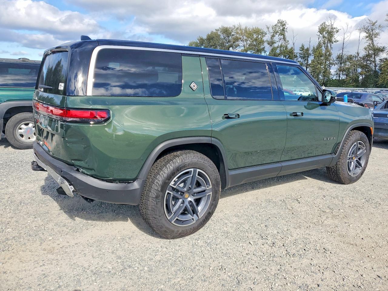 2026 Rivian R1S Adventure - Фото 3
