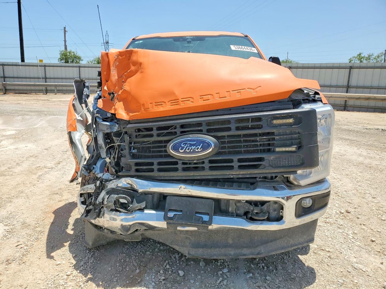 2025 Ford F250 Super Duty - Image 5
