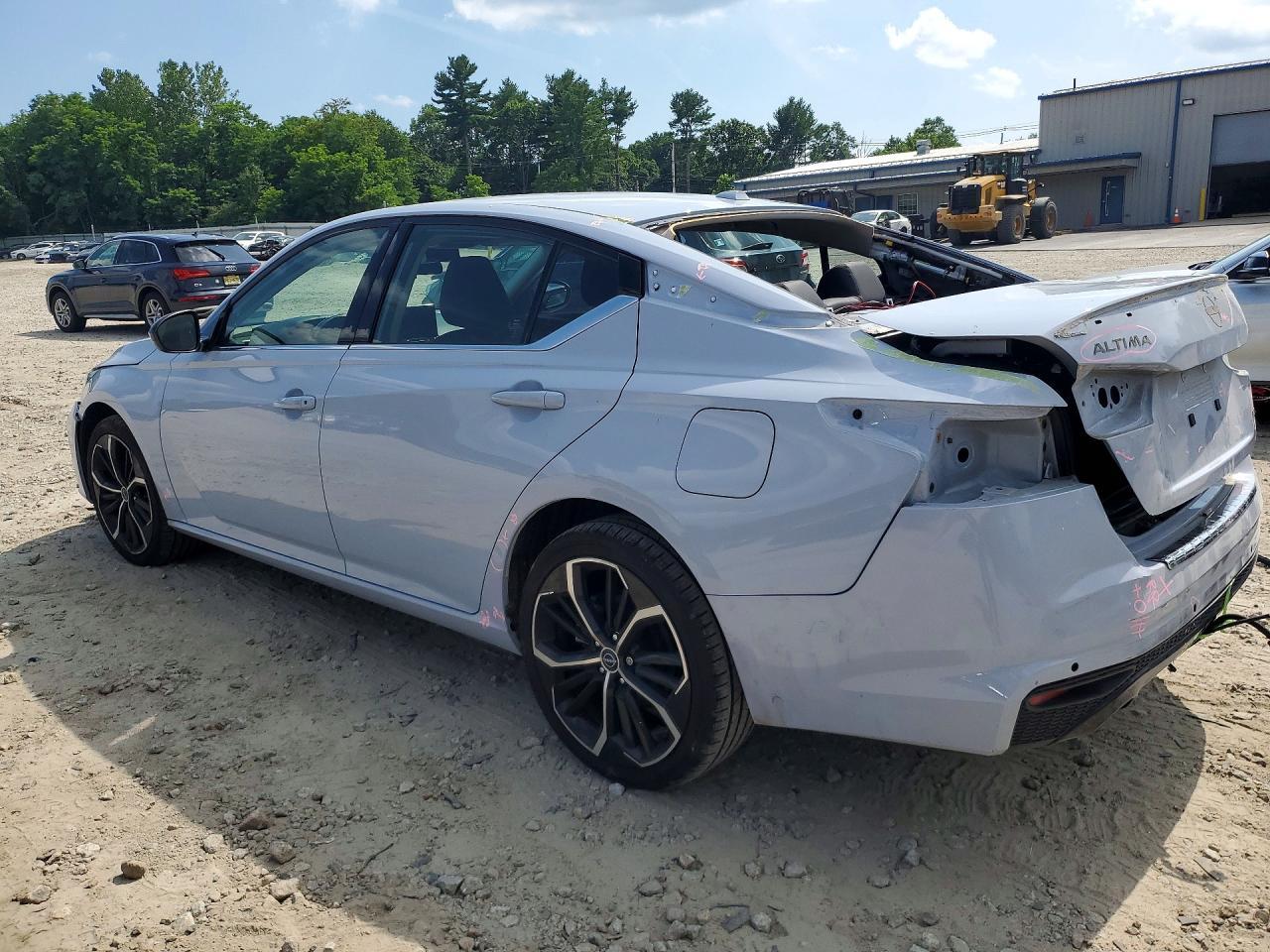 2023 Nissan Altima Sr - Фото 2