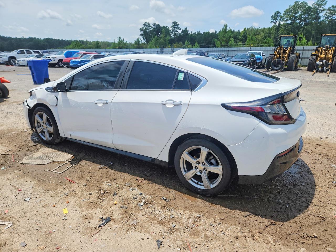 2017 Chevrolet Volt Lt - Image 2
