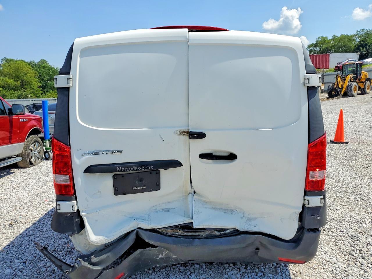 2020 Mercedes-Benz Metris Delivery Van - Фото 6