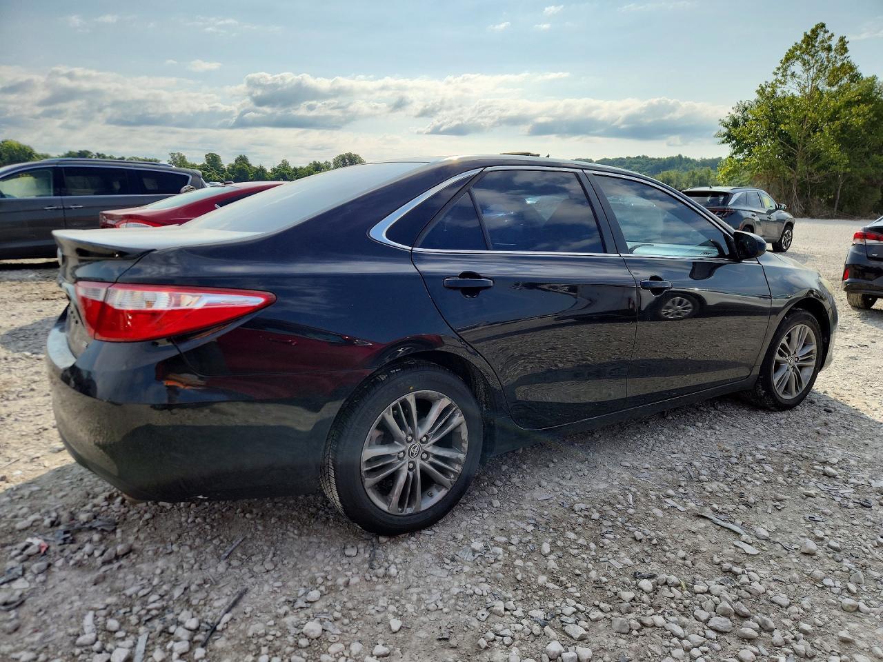 2015 Toyota Camry Se - Фото 3
