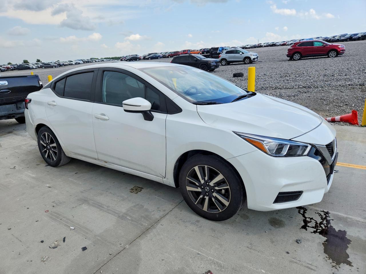 2021 Nissan Versa Sv - Image 4