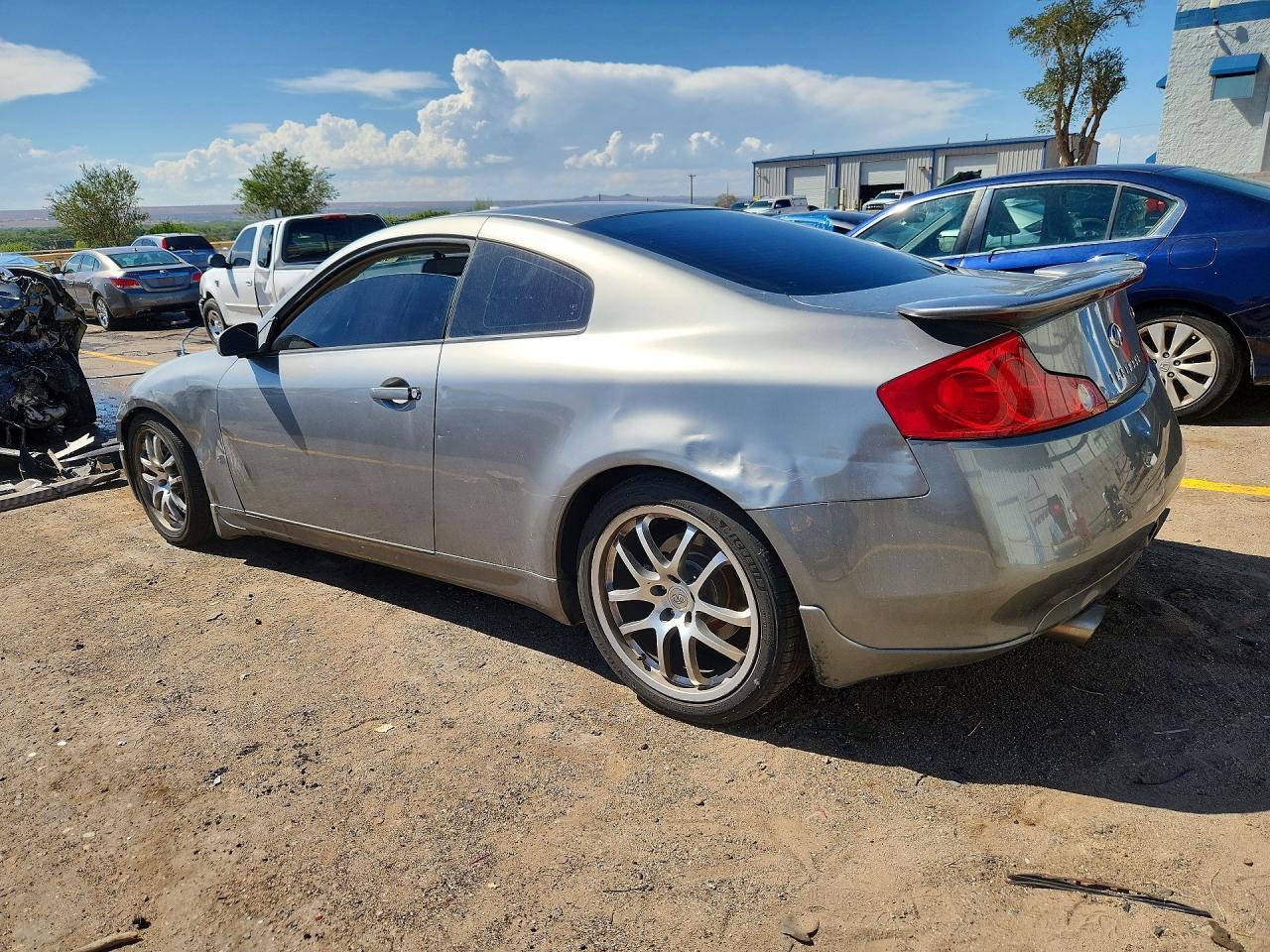 2005 Infiniti G35 Base - Фото 2