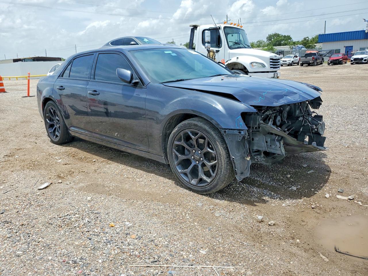 2019 Chrysler 300 S - Фото 4