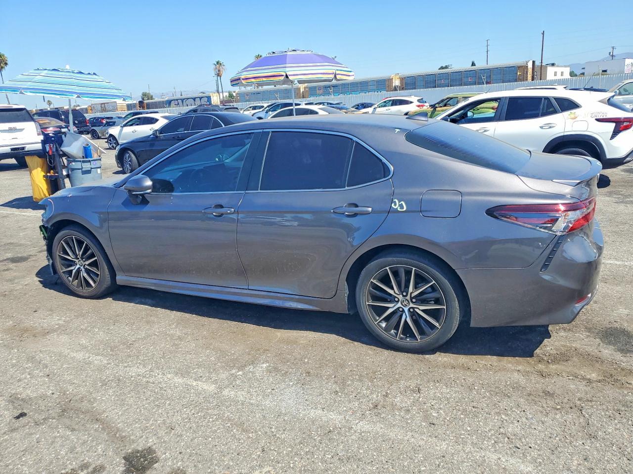 2023 Toyota Camry Se - Фото 2