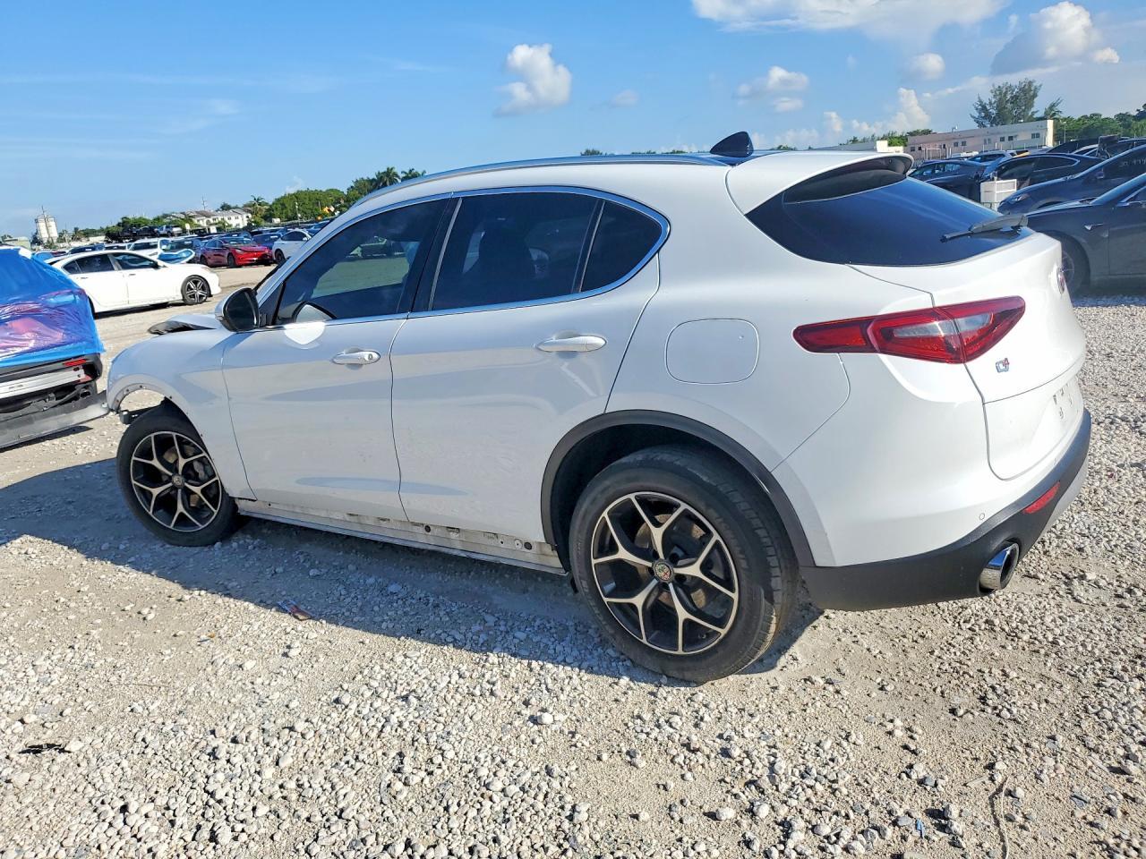 2019 Alfa Romeo Stelvio Ti - Image 2