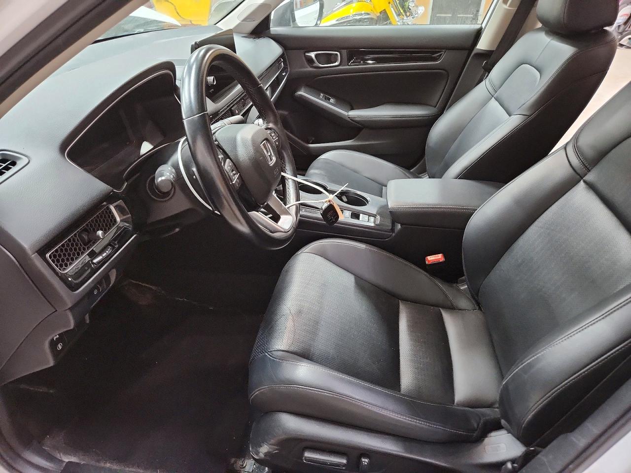 2022 Honda Civic Touring - Image 7