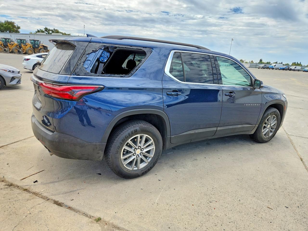 2023 Chevrolet Traverse Lt - Фото 3
