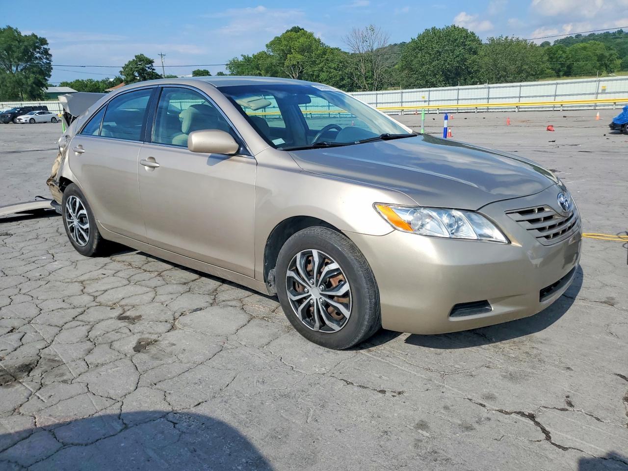 2009 Toyota Camry Le - Фото 4