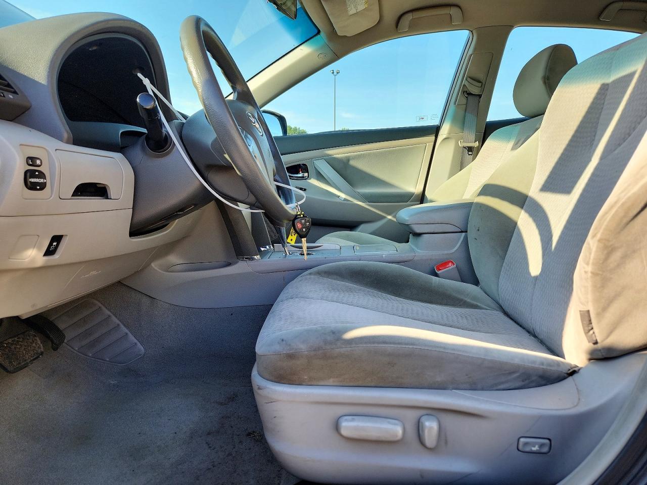 2010 Toyota Camry Le - Фото 7