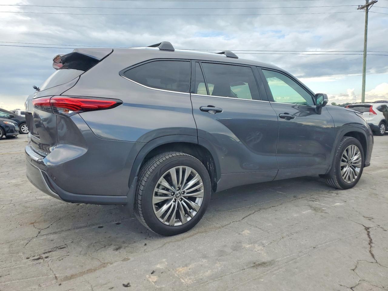 2024 Toyota Highlander Platinum - Фото 3