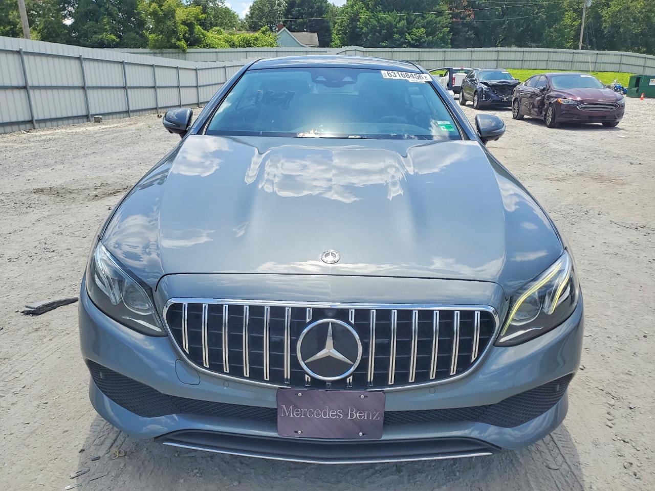 2018 Mercedes-Benz E 400 4Matic - Фото 5