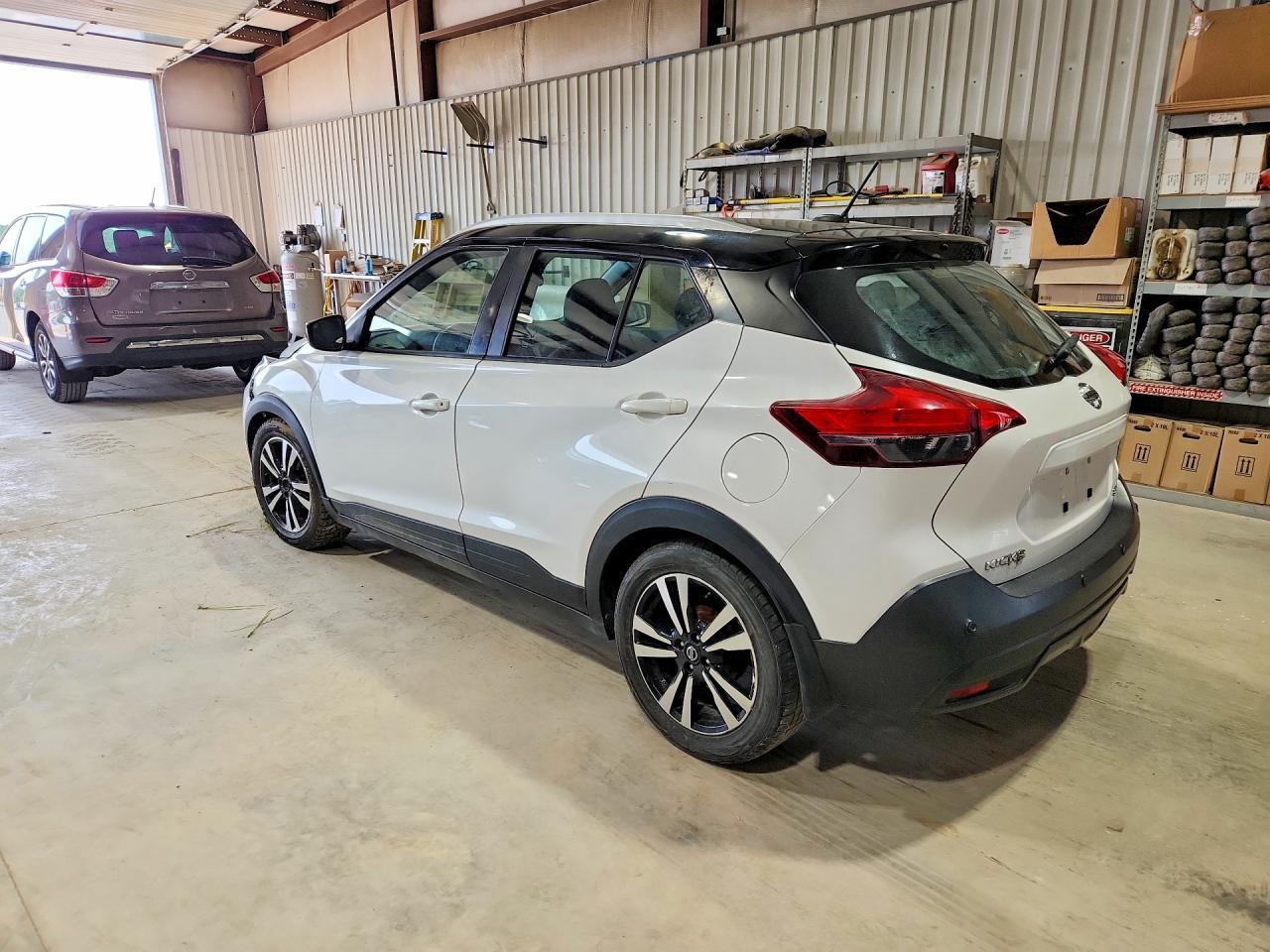 2020 Nissan Kicks Sv - Image 2