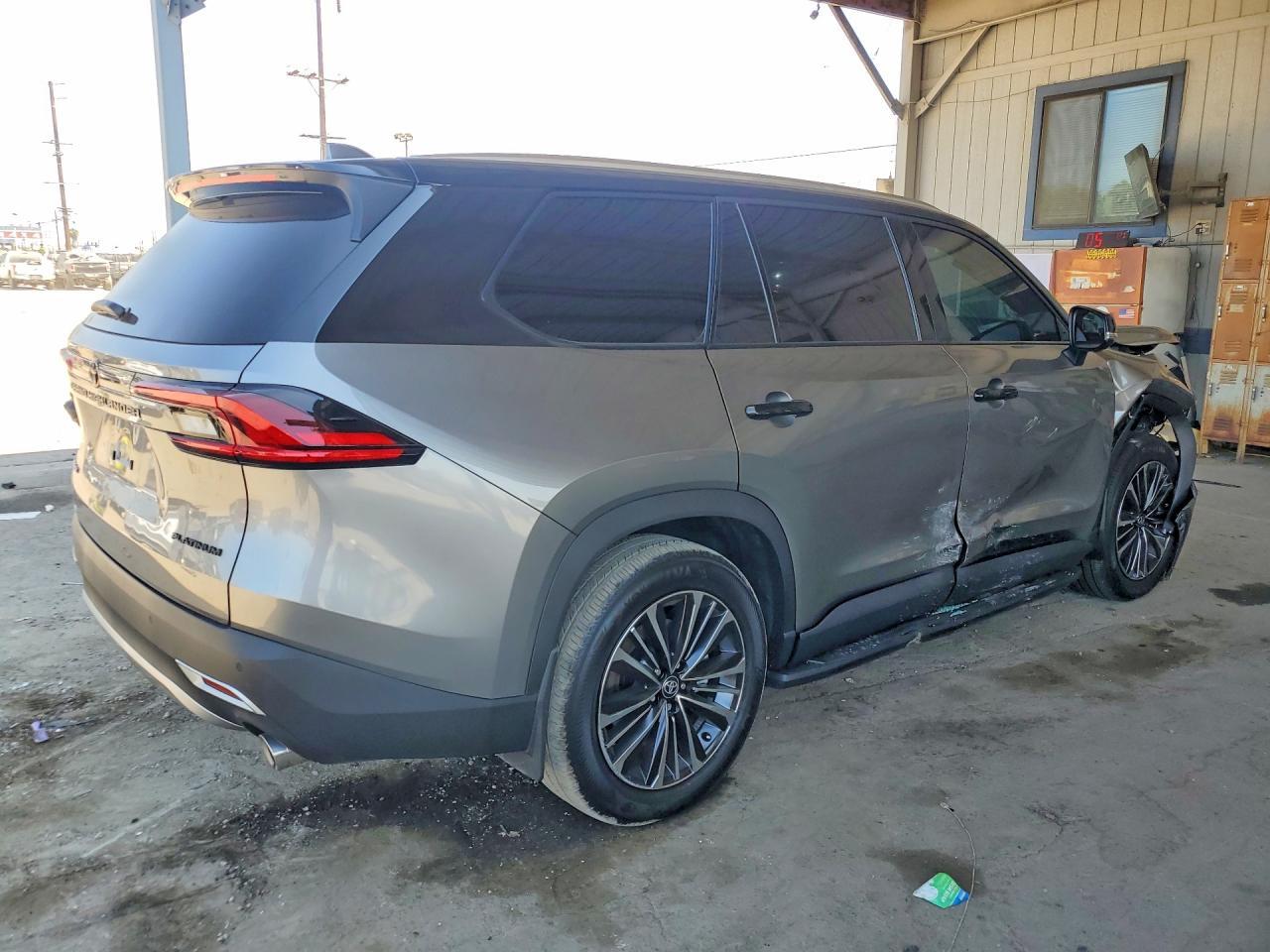 2026 Toyota Grand Highlander Hybrid Max Platinum - Image 3