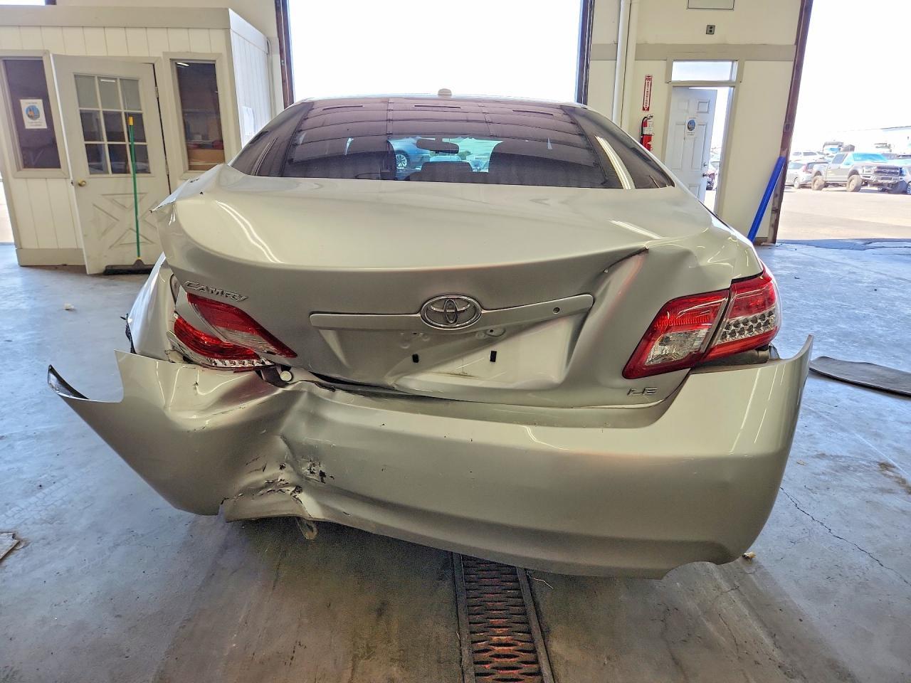 2011 Toyota Camry Le - Фото 6