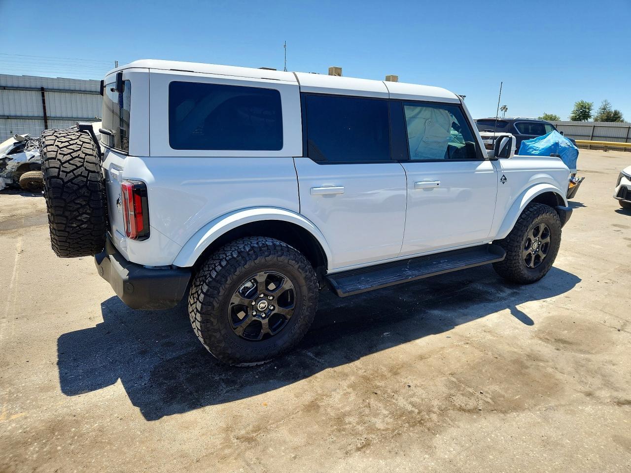 2025 Ford Bronco Outer Banks - Фото 3