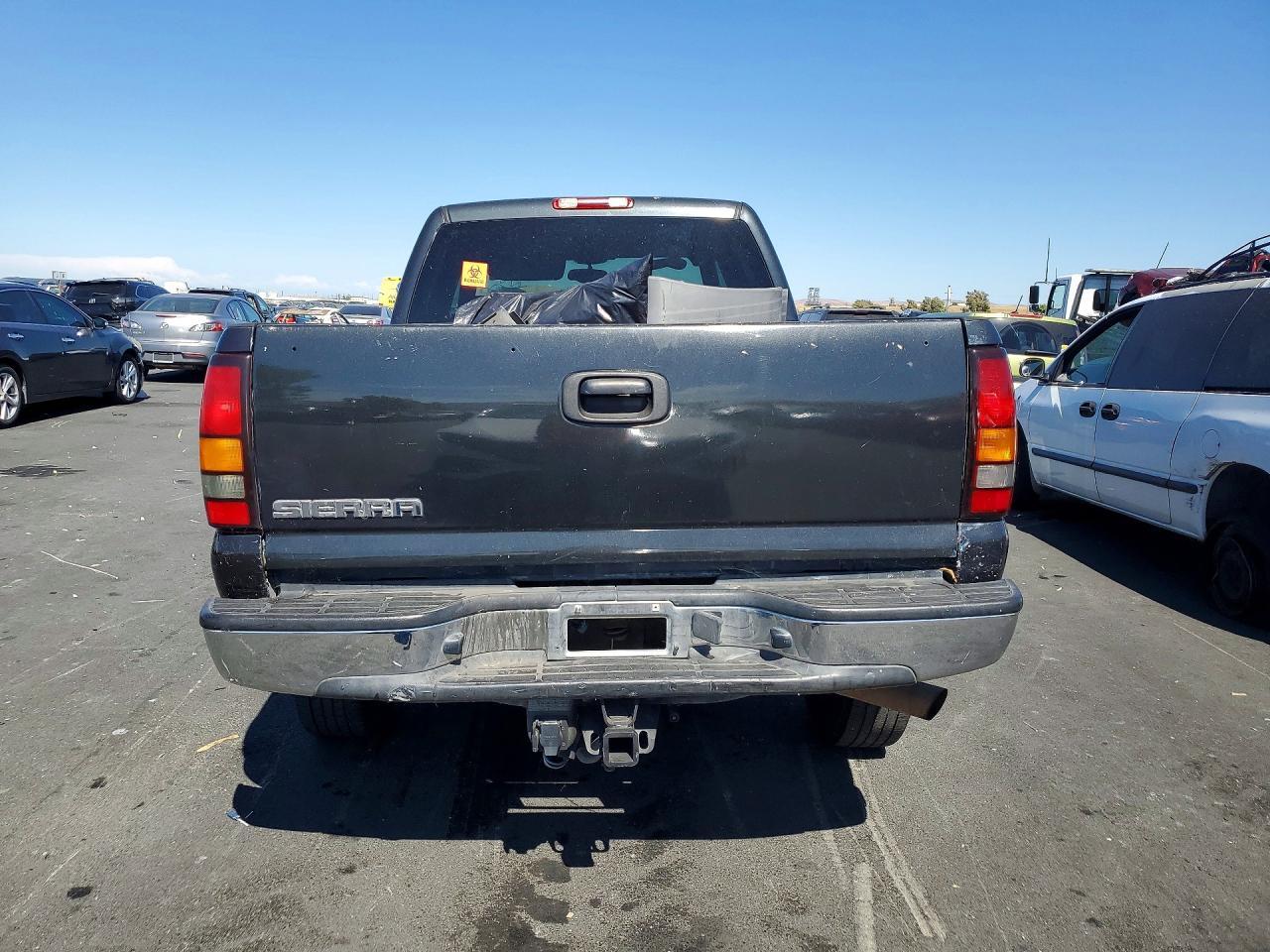 2004 GMC Sierra K2500 Heavy Duty - Фото 6