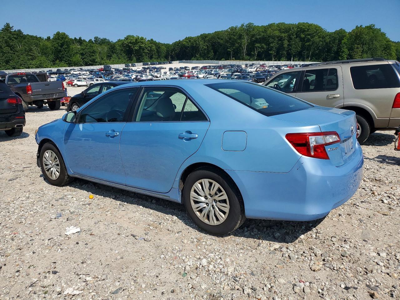 2013 Toyota Camry Le - Image 2