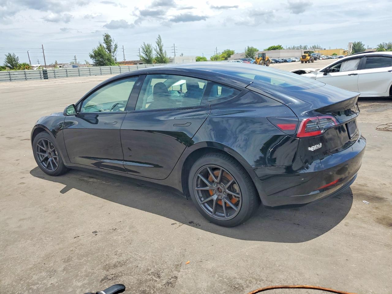 2022 Tesla Model 3 - Image 2