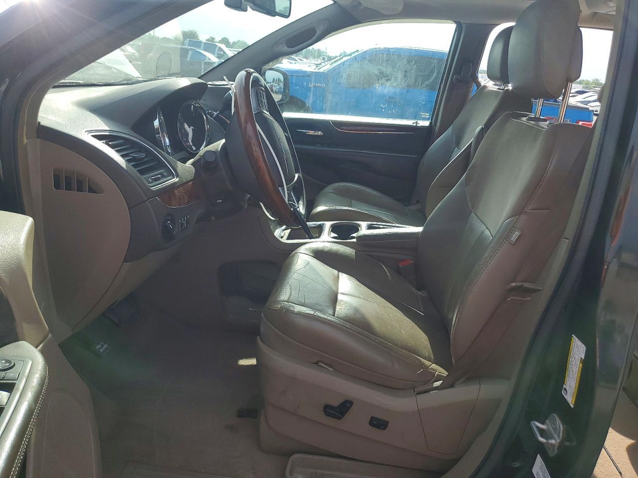 2012 Chrysler Town & Country Limited - Фото 7