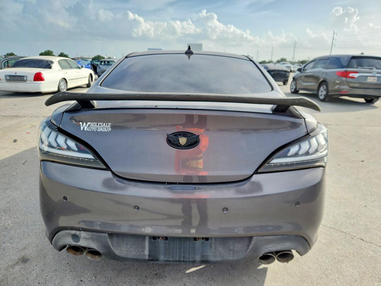 2013 Hyundai Genesis Coupe 3.8 Grand Touring - Image 6