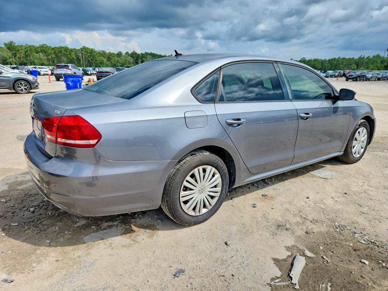 2014 Volkswagen Passat S - Фото 3