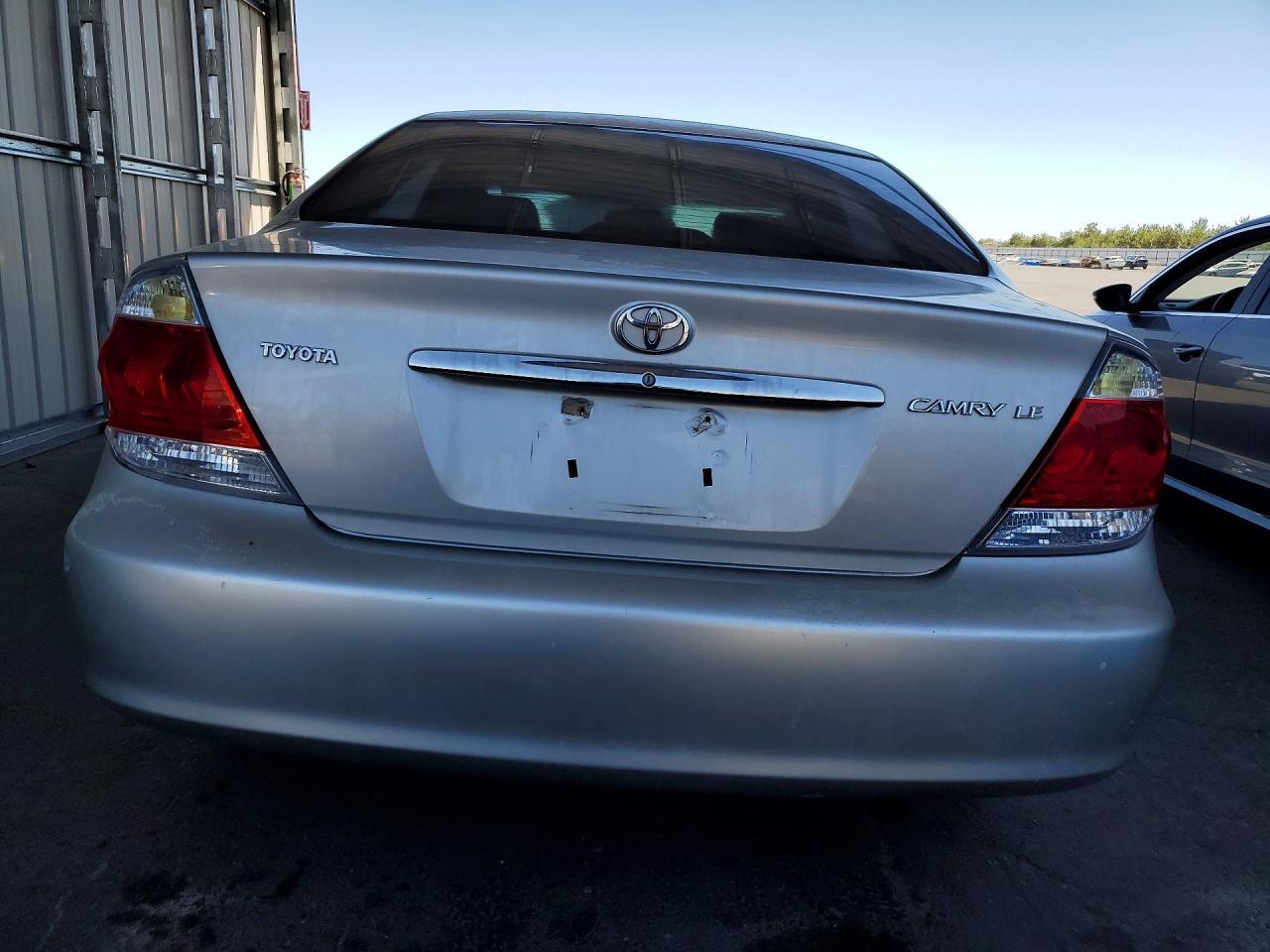 2005 Toyota Camry Le - Фото 6