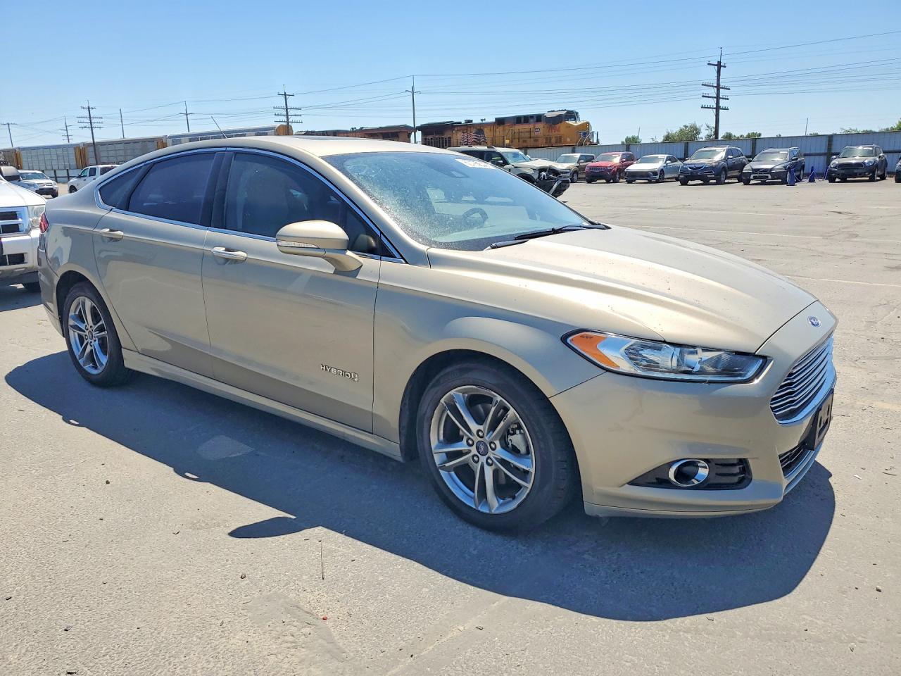 2015 Ford Fusion Titanium Hev - Image 4