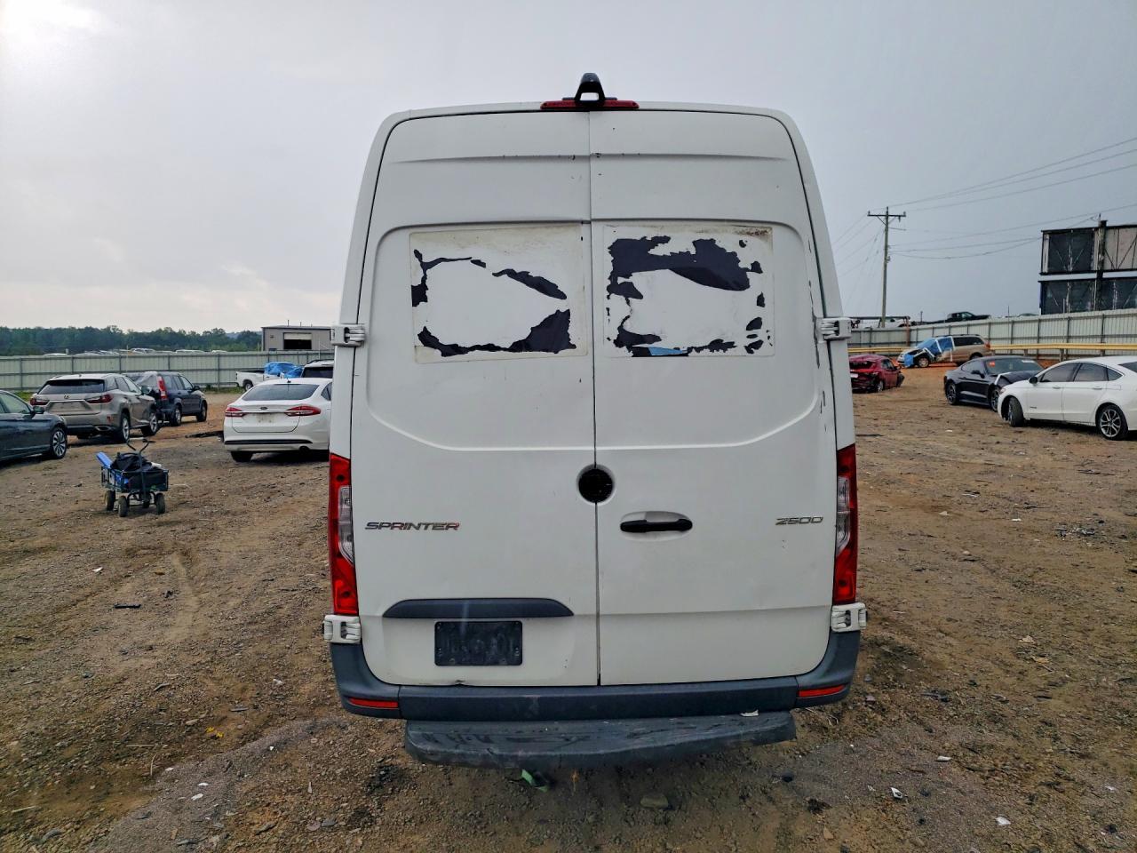 2021 Mercedes-Benz Sprinter 2500 Delivery Van - Фото 6