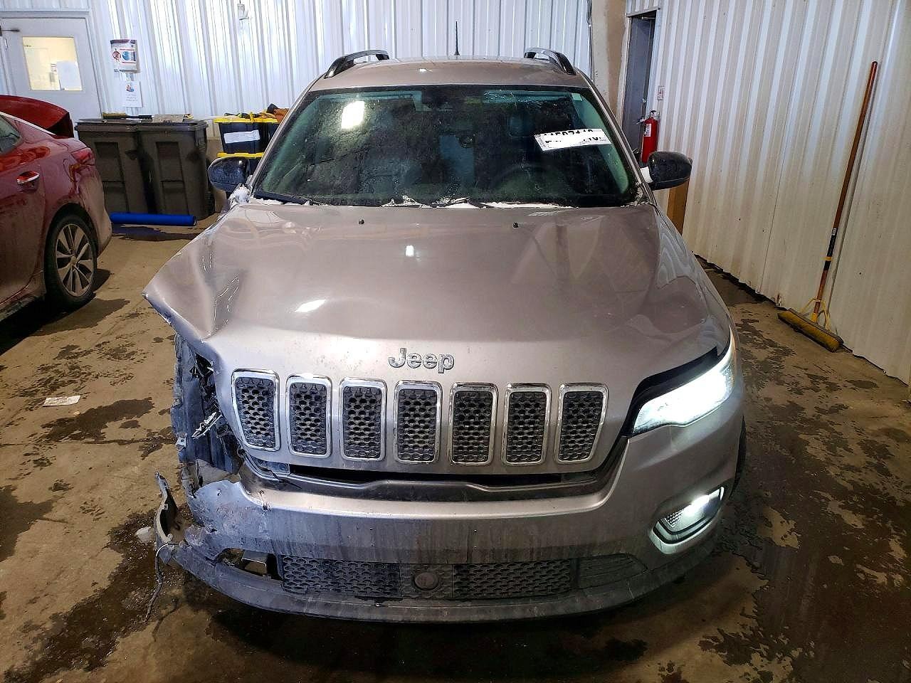 2022 Jeep Cherokee Latitude Lux - Image 5