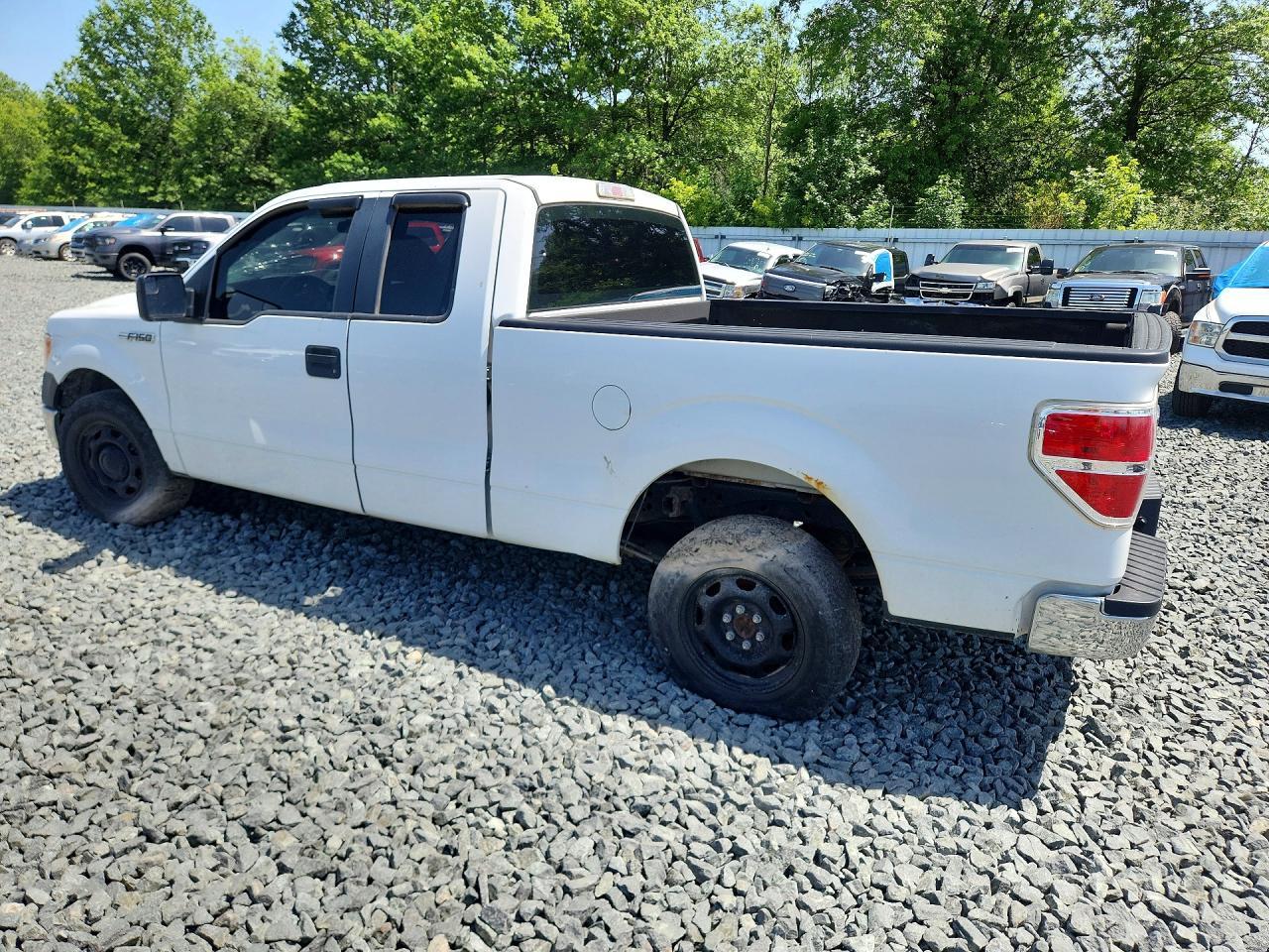 2013 Ford F150 Super Cab - Фото 2