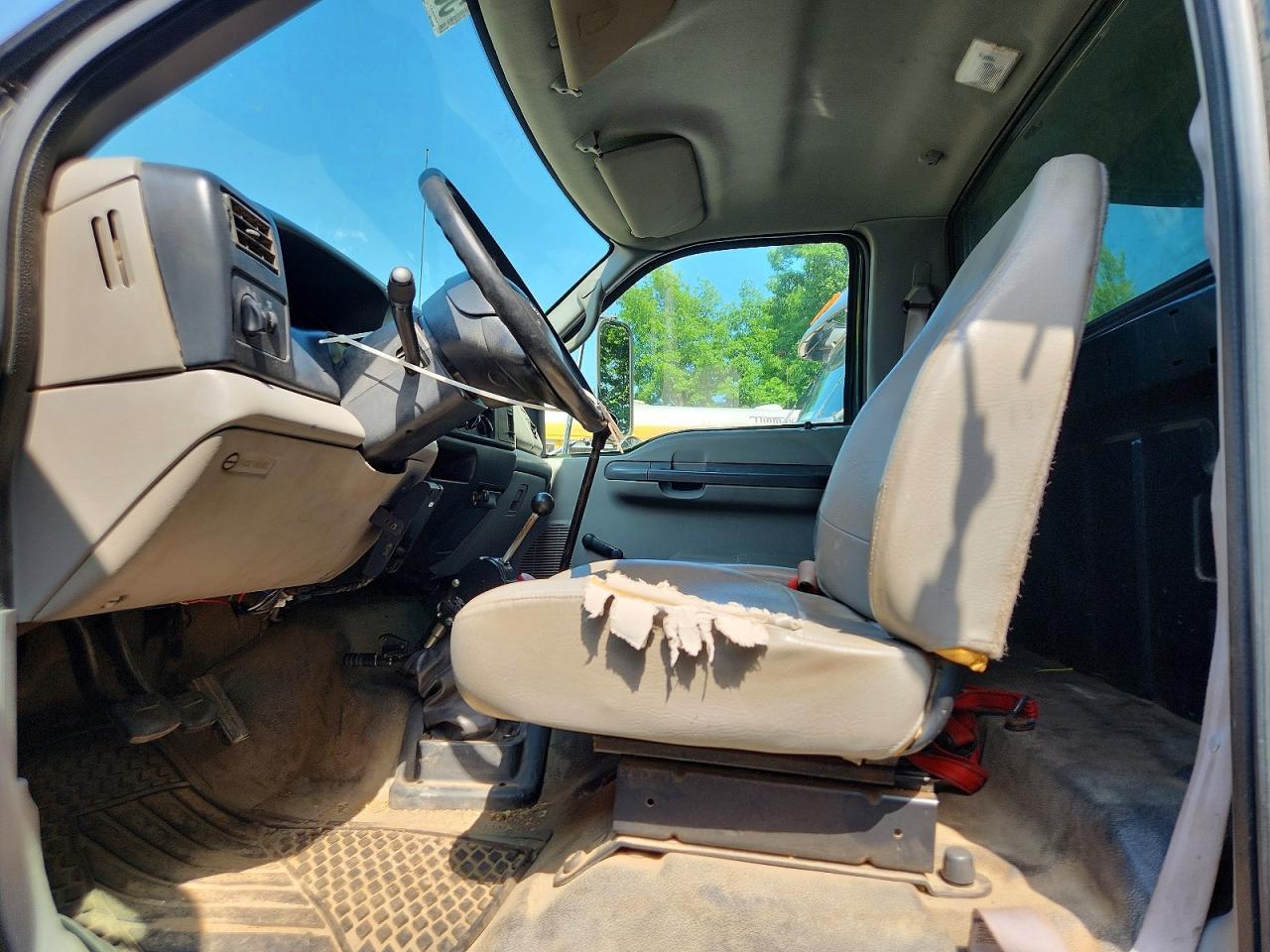 2000 Ford F650 Super Duty Dump Truck - Фото 7